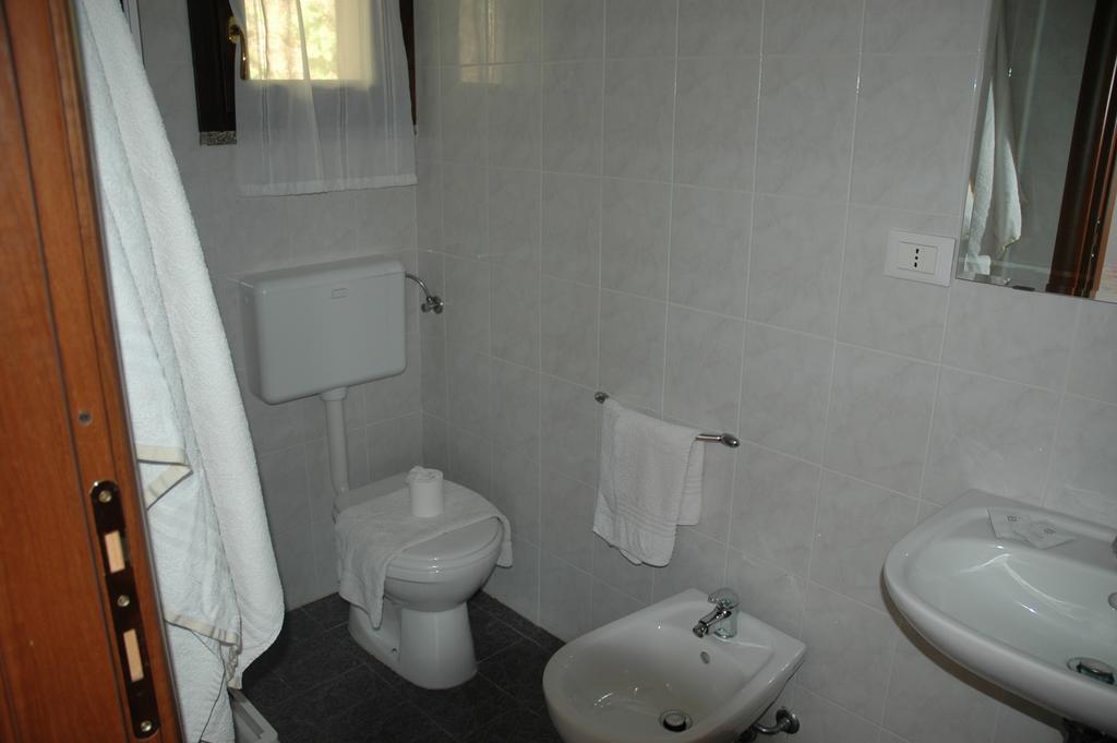 Villino Iso Bed & Breakfast La Spezia Phòng bức ảnh